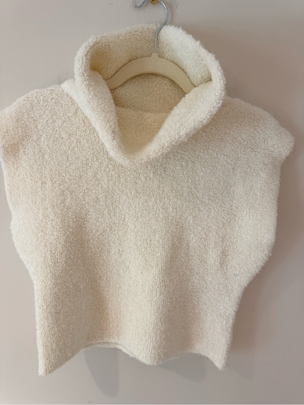 Et Clet: Cozy Cream Funnel Neck Womens Sweater Vest size small